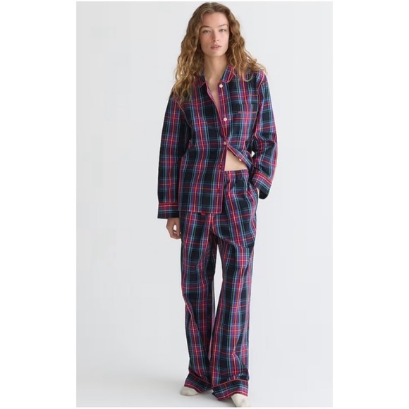 🆕{J.Crew} Long-sleeve cotton poplin pajama set in black Stewart tartan - Picture 2 of 4